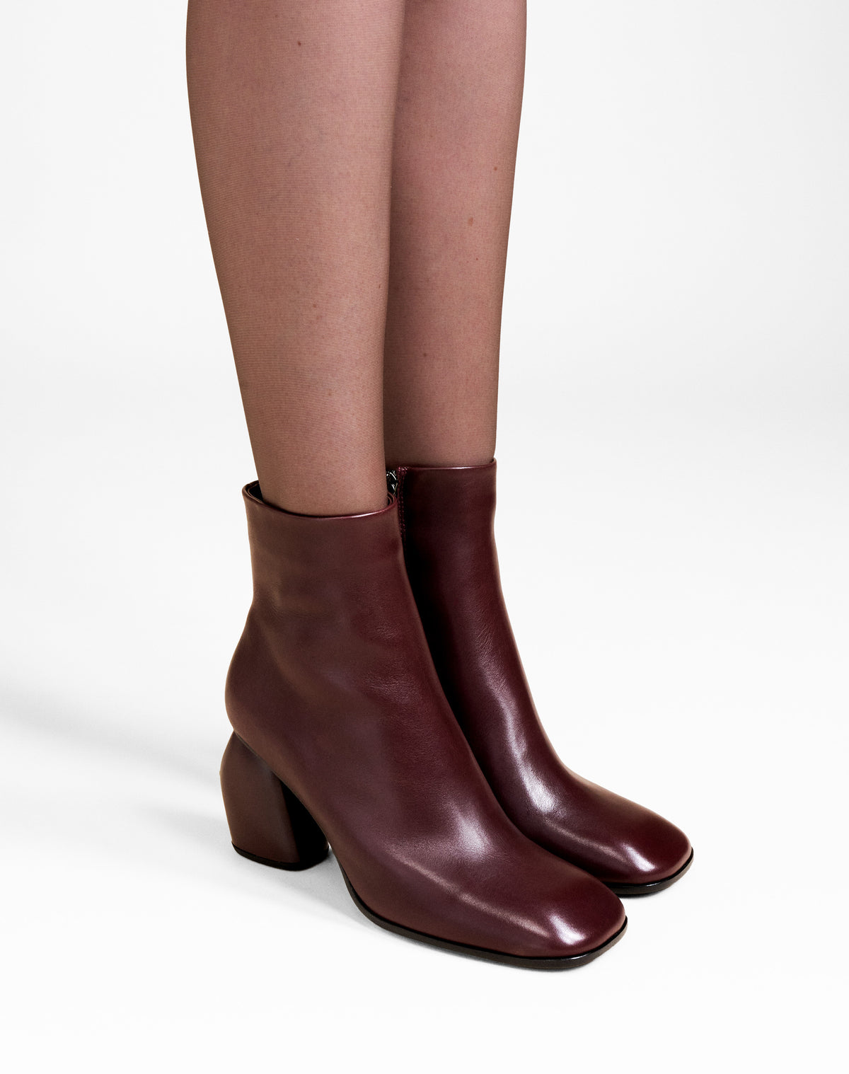BOTTINES BORDEAUX A BOUT CARRE ET TALON HAUT RAMS BURGUNDY