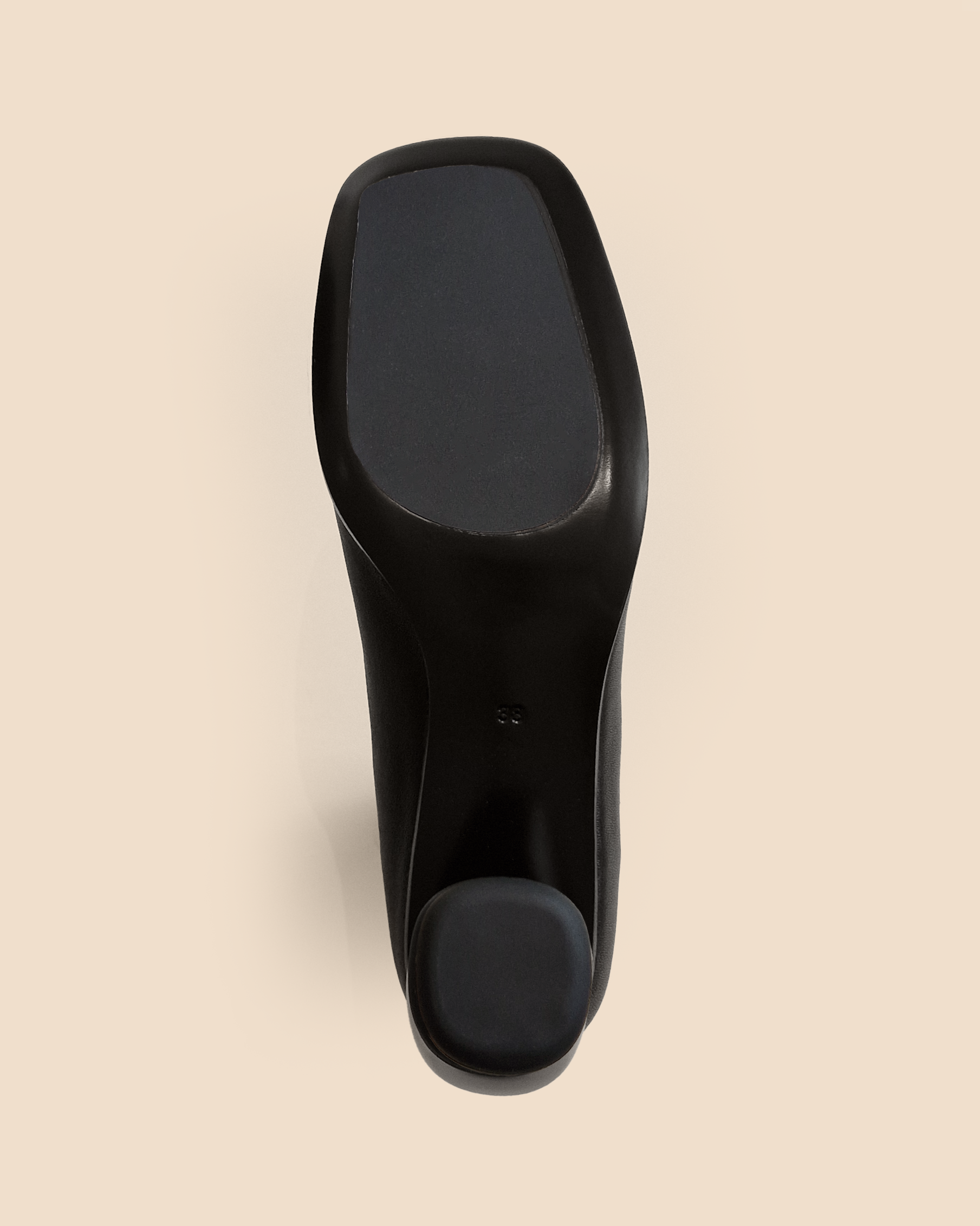 BOTTINES A TALON BAS ET BOUT CARRE RASMUS LOW BLACK LAMB