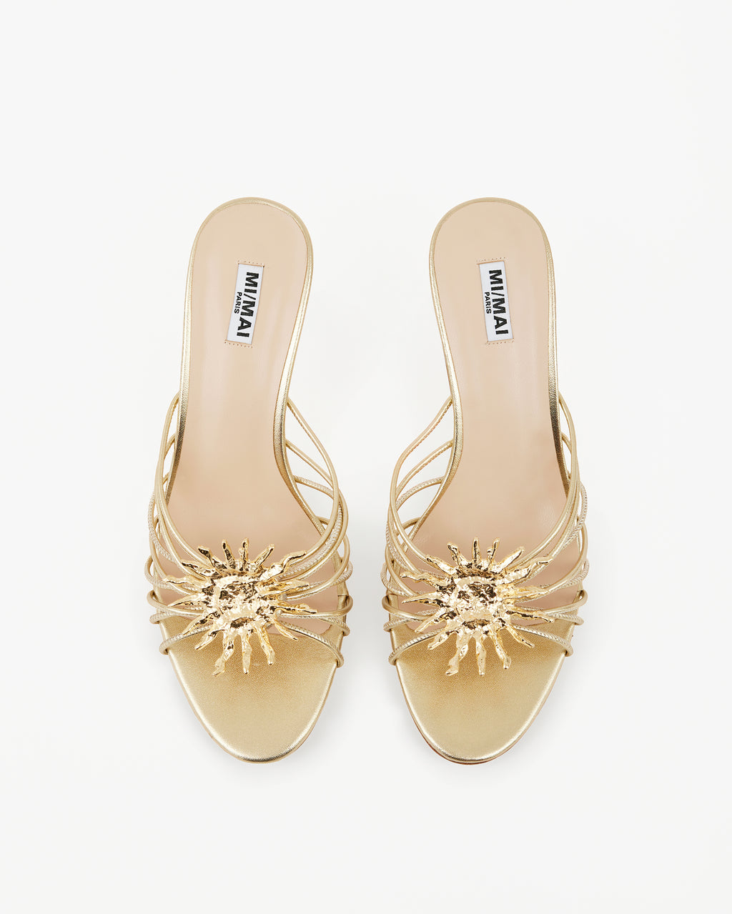 Mule en cuir doré à petit talon aiguille, fines brides et bijou soleil doré Salomé Gold