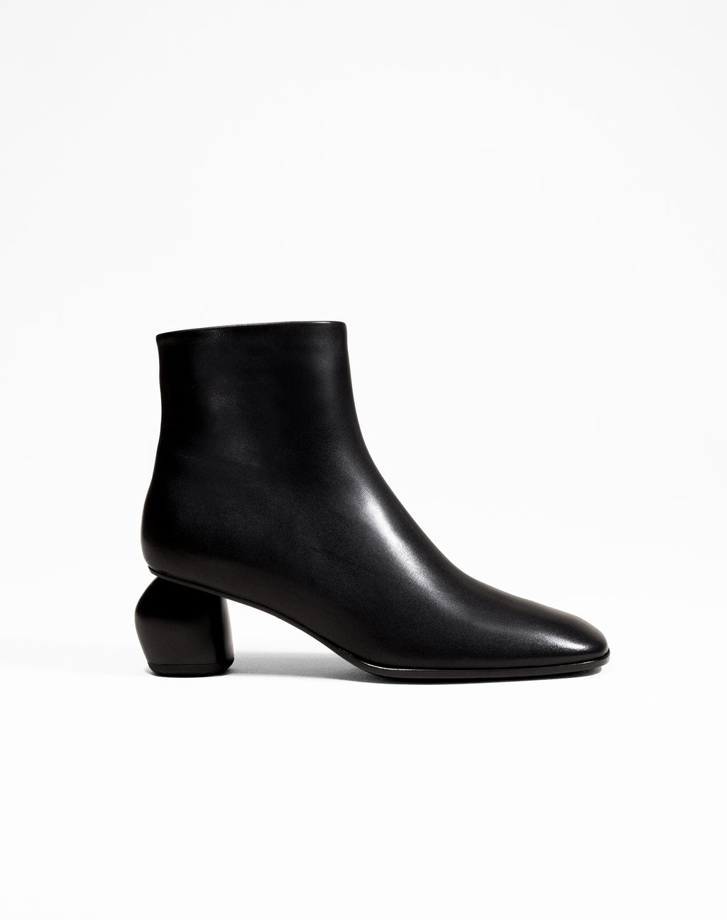 TADAO BLACK SQUARE-TOE, LOW-HEEL ANKLE BOOTS