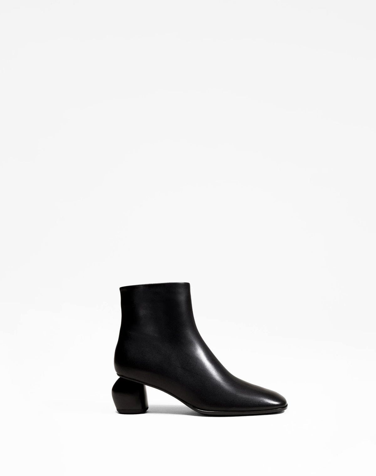 BOTTINES NOIRES A BOUT CARRE ET TALON BAS TADAO BLACK