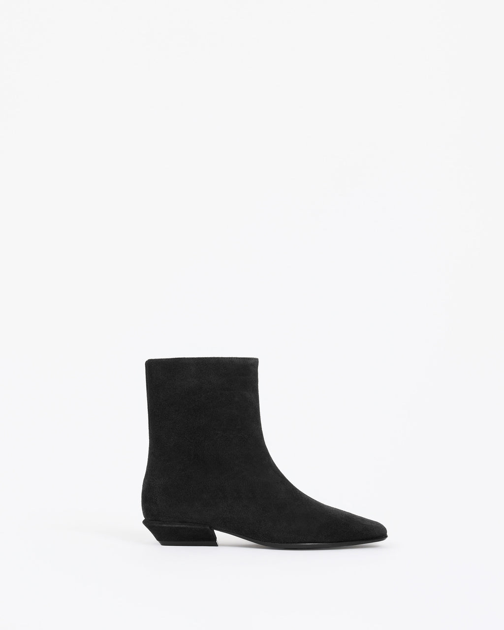 Bottines à petit talon en daim chocolat Tamy Black Suede