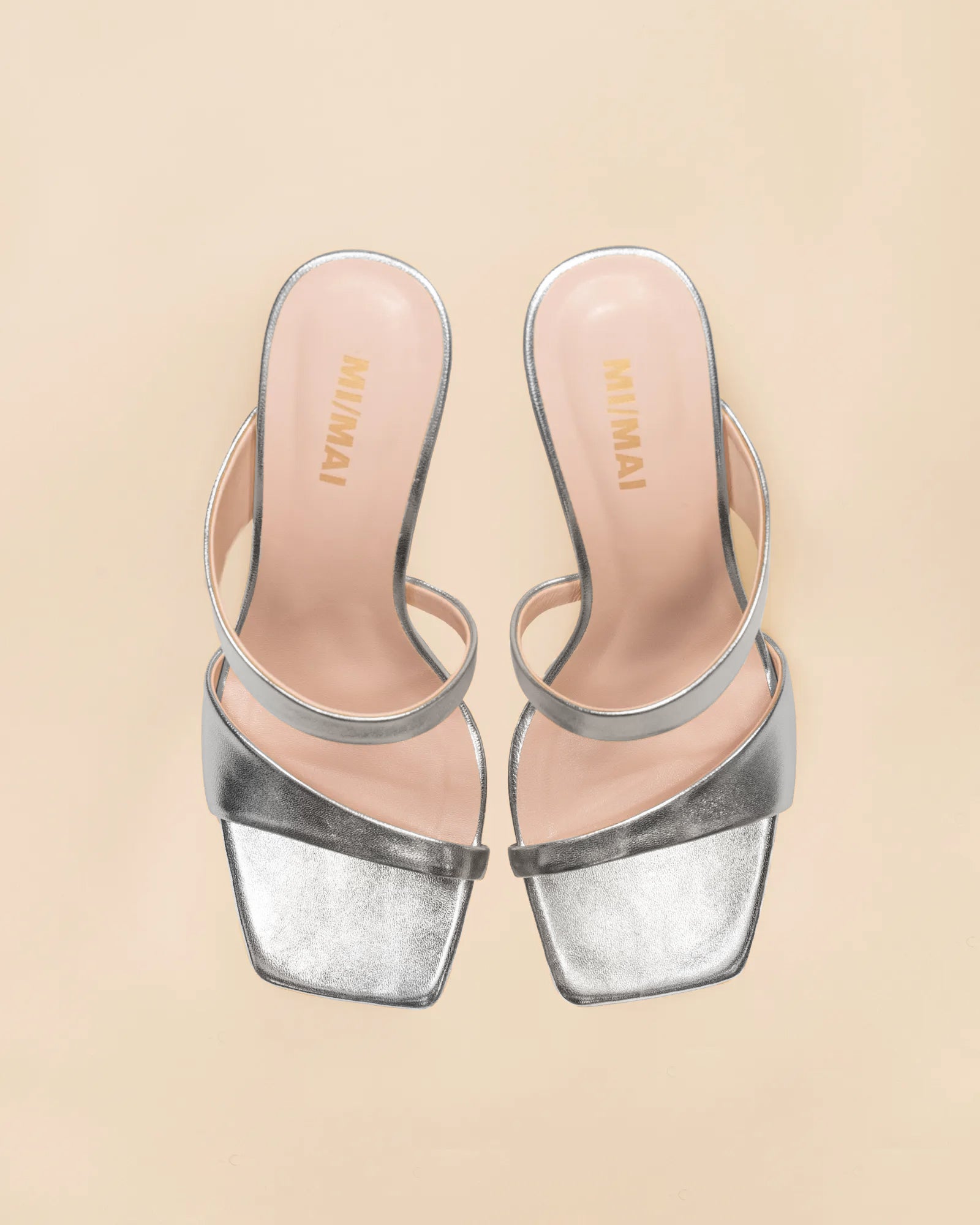 Sandale mule à talon haut et bout carré en cuir doré Tara Silver Nappa