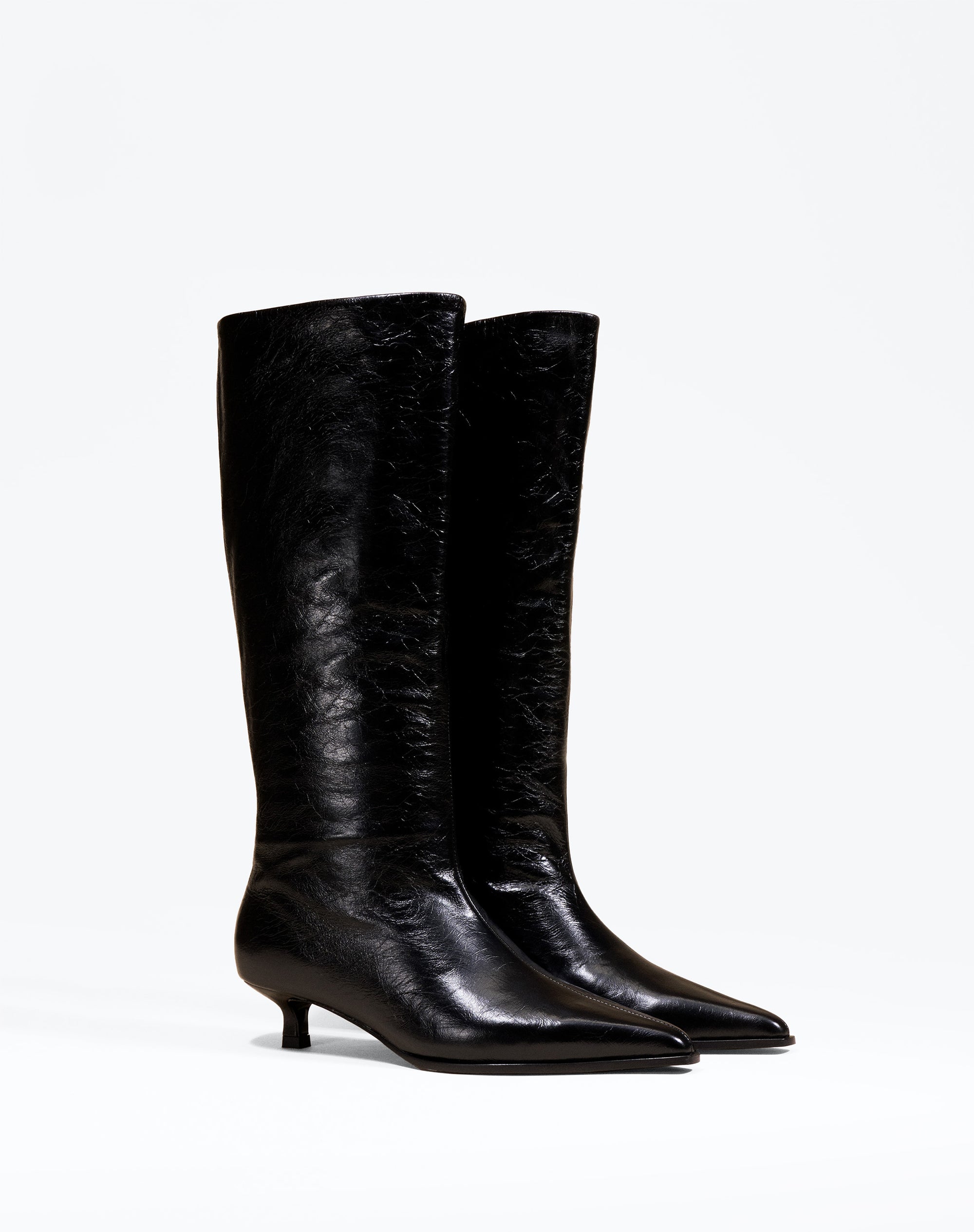 VIVIENNE CRINKLED SHOES WITH A SMALL HEEL AND POINTED TOE