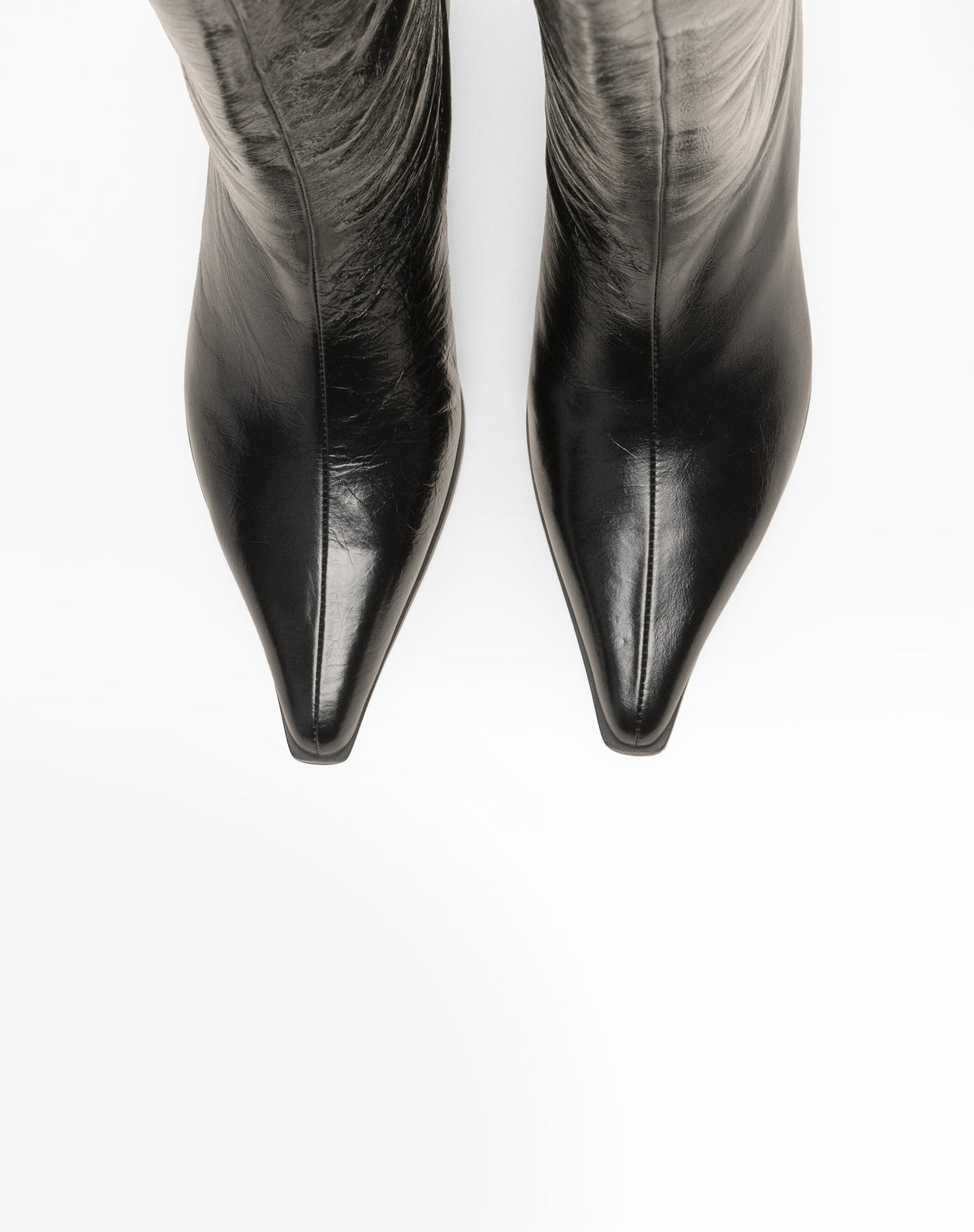 VIVIENNE CRINKLED SHOES WITH A SMALL HEEL AND POINTED TOE