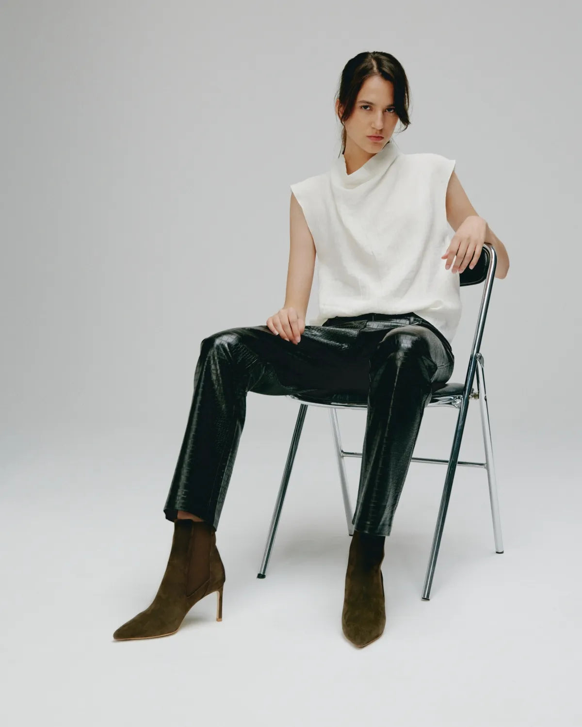 Bottines à talon et bout pointu Dora Kaki Suede