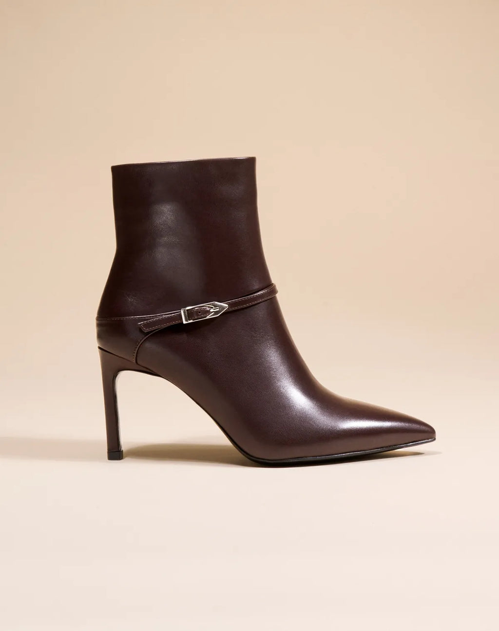 BOTTINES EN CUIR CHOCOLAT A BOUT POINTU ET TALON AIGUILLE CALLAS CHOCOLATE