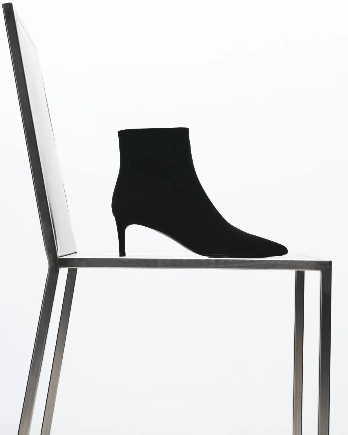 Bottines à talon et bout pointu Noura Low Black Mat