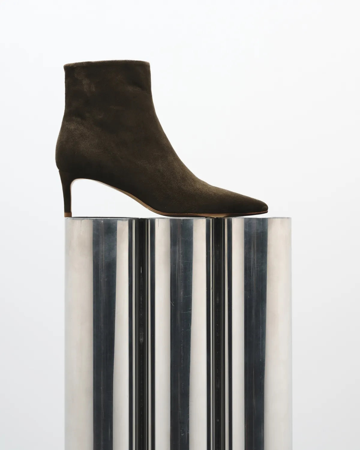 Bottines à talon et bout pointu Noura Low Kaki Suede