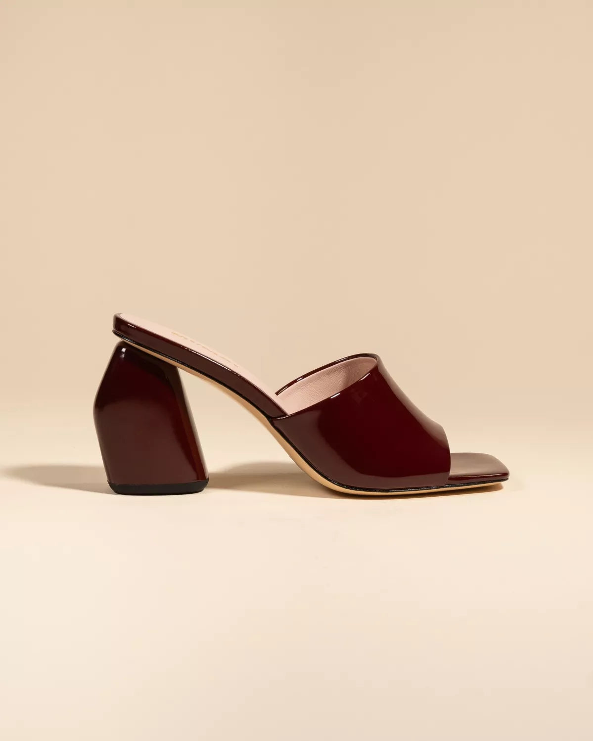 Mule à large talon haut en cuir verni bordeaux Gemma High Burgundy Patent
