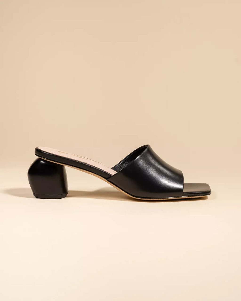 Mule à petit talon en cuir noir Gemma Low Black Mat
