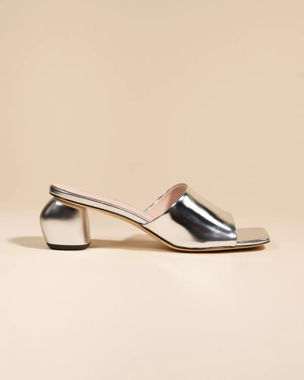 Mule à petit talon en cuir argenté Gemma Low Silver