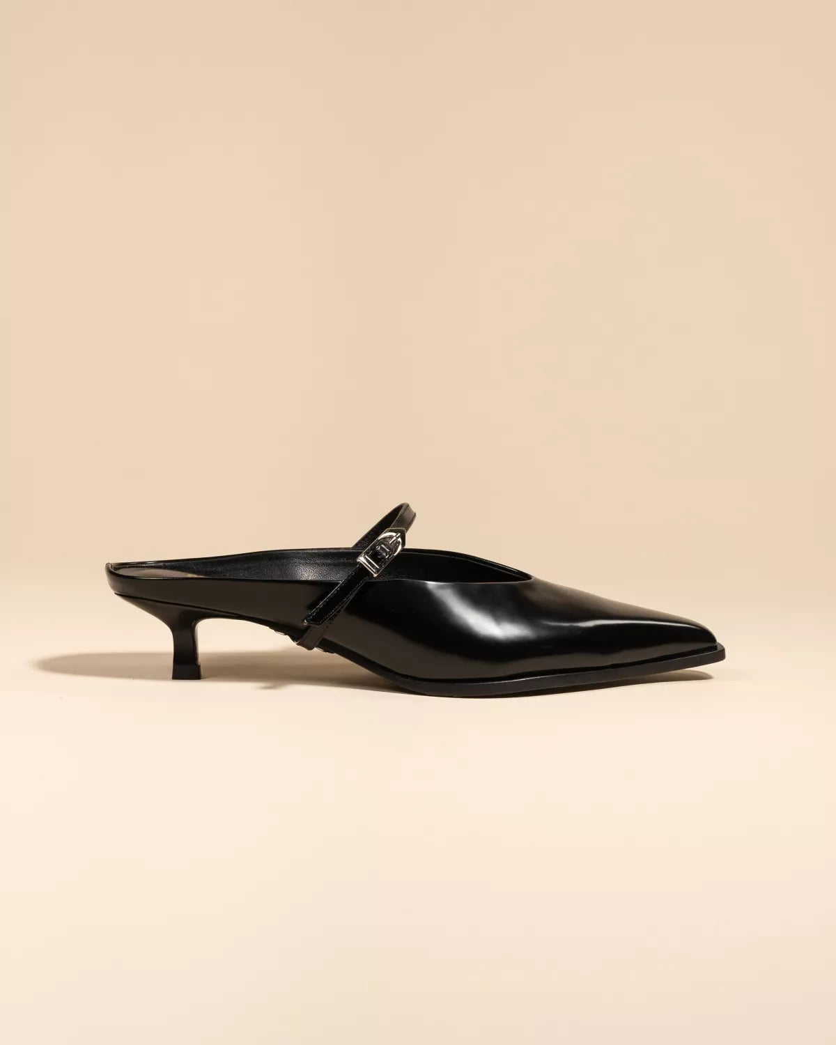 Escarpin-mule pointu et petit talon bobine en cuir glacé noir Suzanne Black