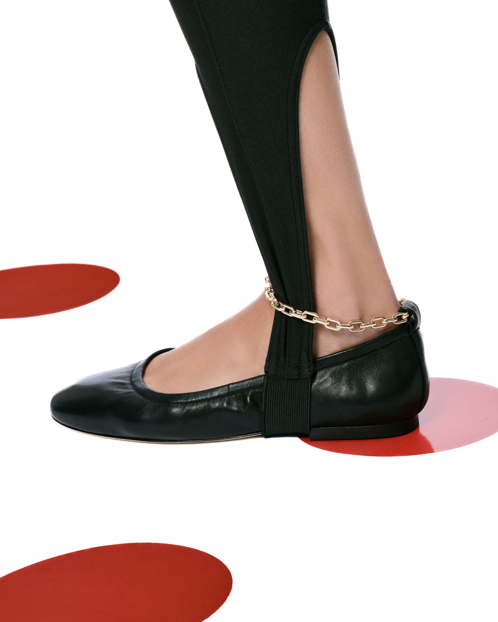 Ballerine en cuir noir à fronces et chaine dorée à la cheville Frida Black Chain