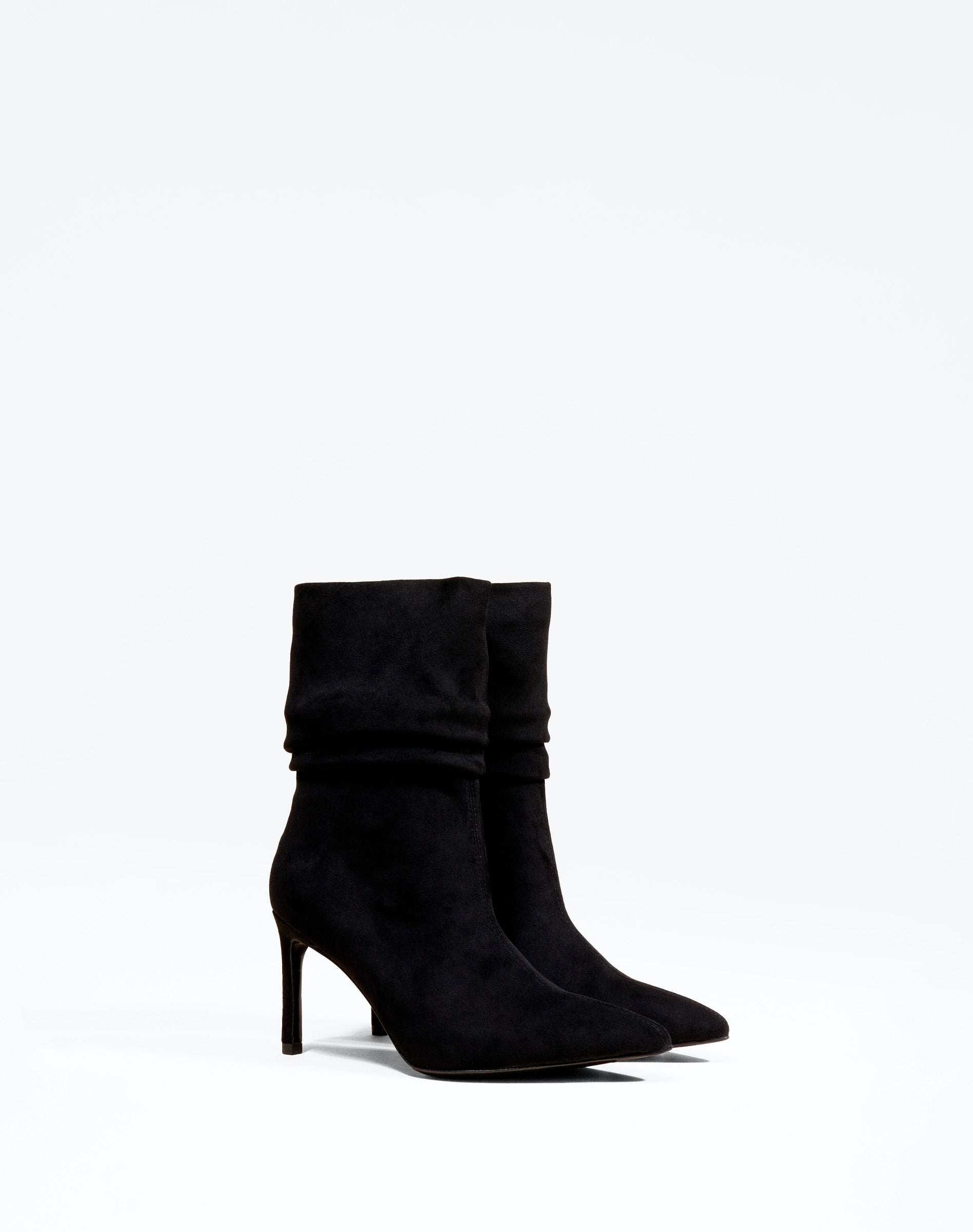 BOTTINES A TALON ET BOUT POINTU ZAHA BLACK
